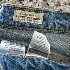 Levi’s 501 -Premium Wedgie Straight Modern